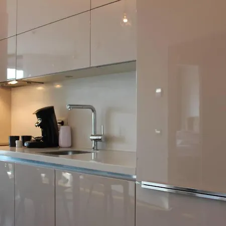 Luxury Loft Atakoy Mit 2 Pools Und Security Apartamento