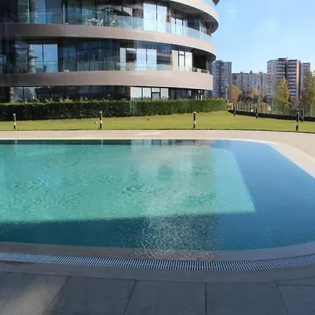 Luxury Loft Atakoy Mit 2 Pools Und Security Apartamento